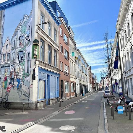 Colorful Pop Apartment In The Heart Of Antuérpia Exterior foto