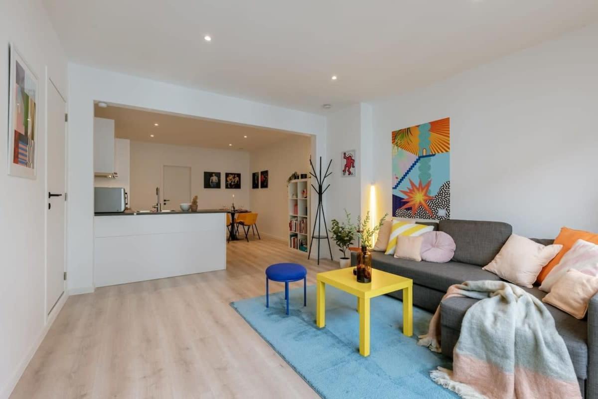 Colorful Pop Apartment In The Heart Of Antuérpia Exterior foto