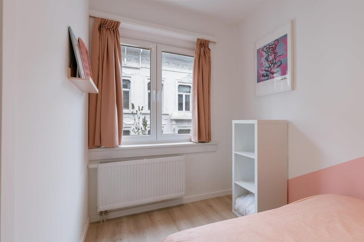 Colorful Pop Apartment In The Heart Of Antuérpia Exterior foto