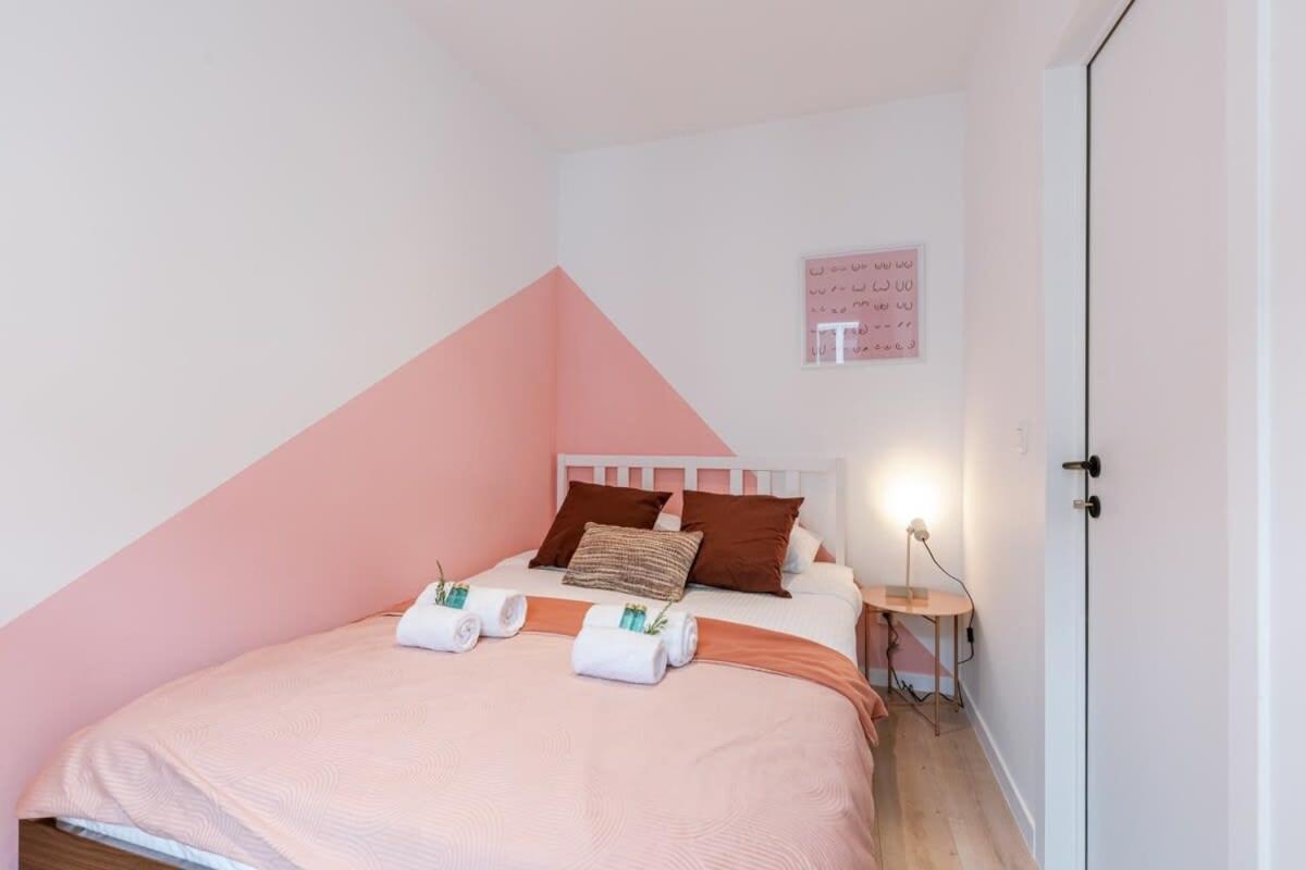 Colorful Pop Apartment In The Heart Of Antuérpia Exterior foto