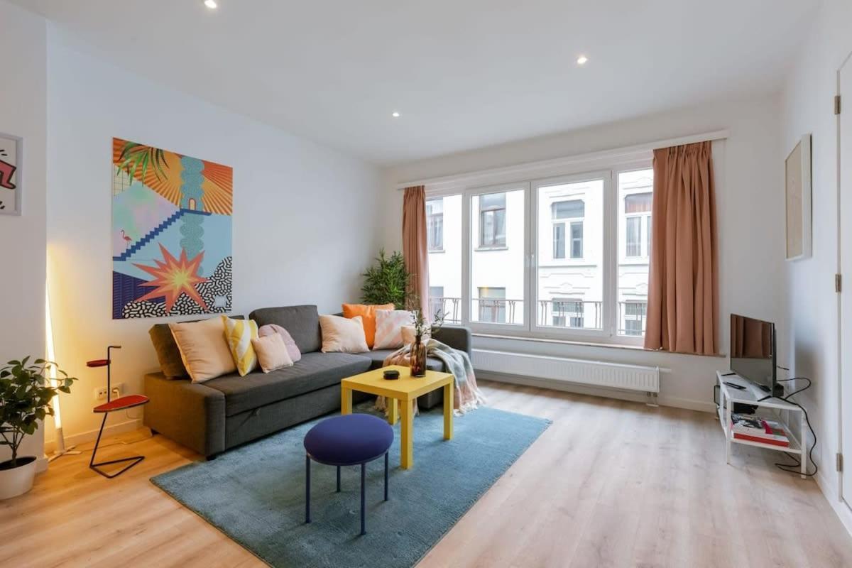 Colorful Pop Apartment In The Heart Of Antuérpia Exterior foto
