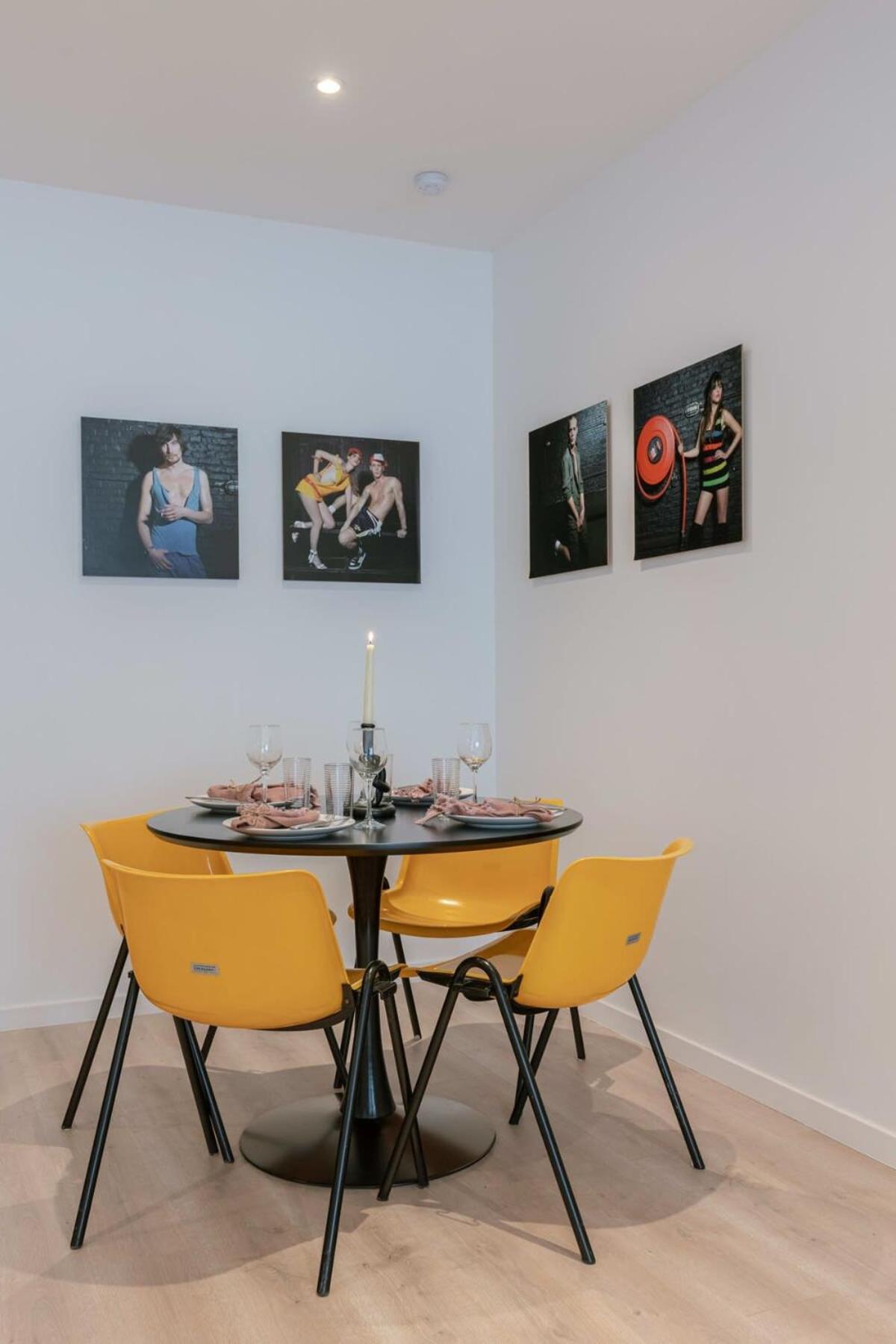 Colorful Pop Apartment In The Heart Of Antuérpia Exterior foto