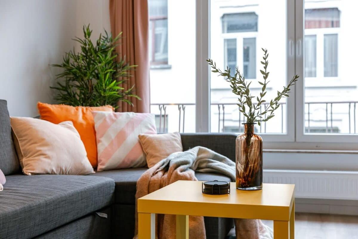 Colorful Pop Apartment In The Heart Of Antuérpia Exterior foto