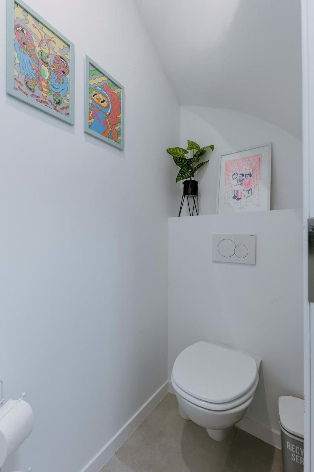 Colorful Pop Apartment In The Heart Of Antuérpia Exterior foto