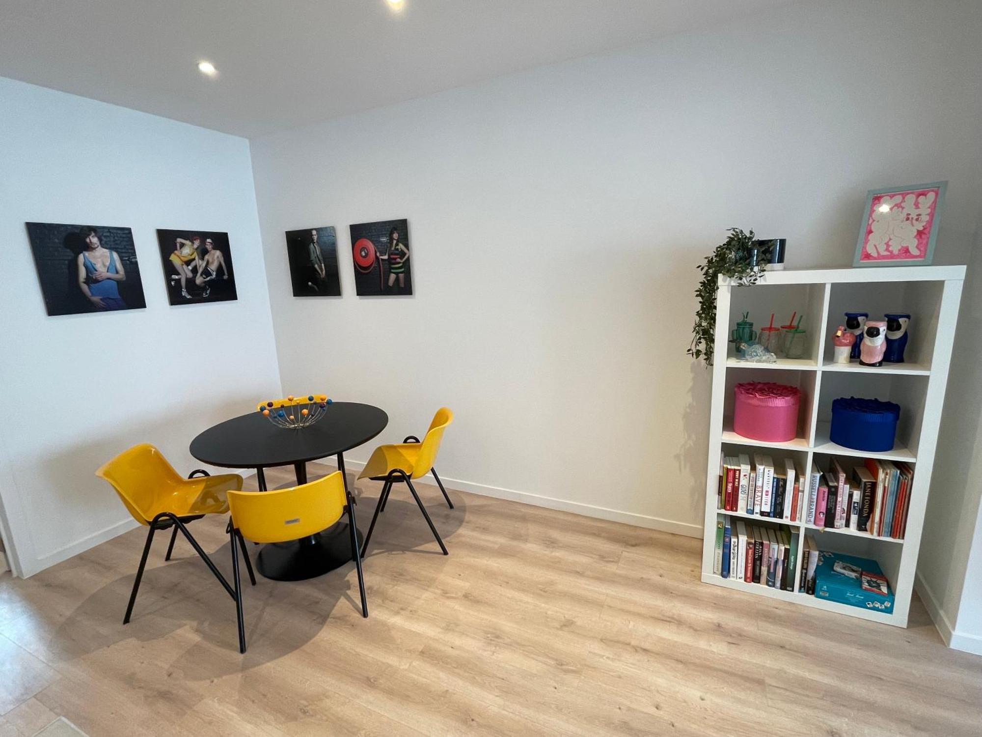 Colorful Pop Apartment In The Heart Of Antuérpia Exterior foto